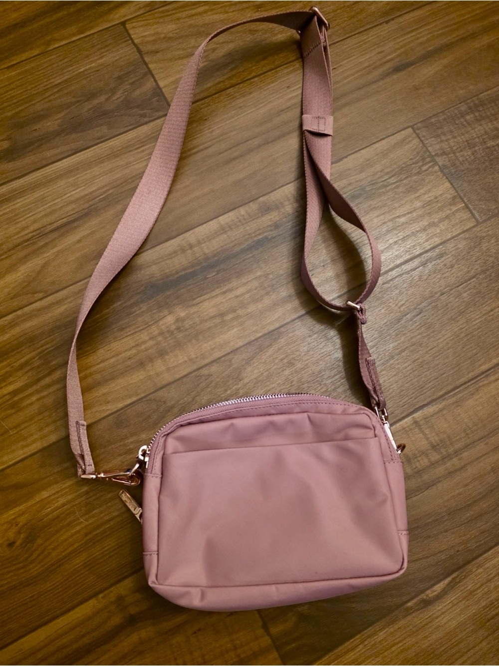 Lululemon Everywhere Crossbody Bag 2L - Picture 7 of 7
